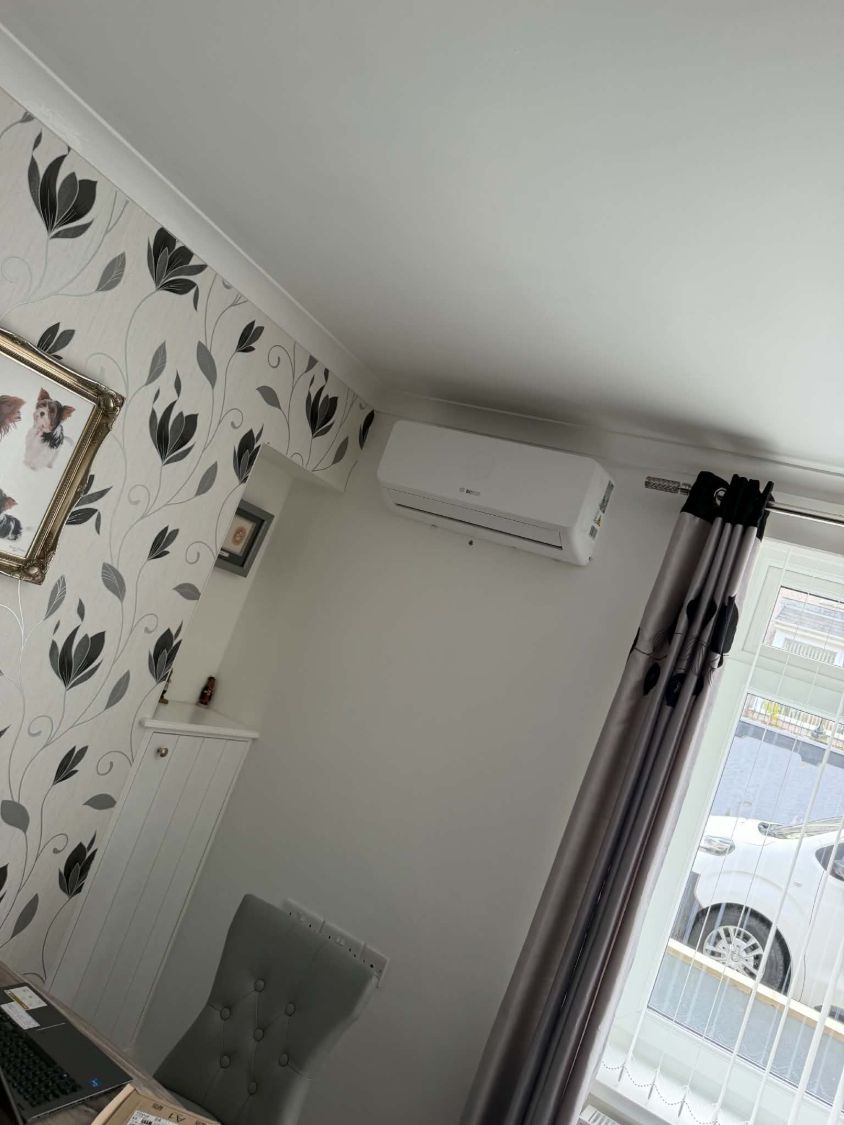 Bosch wall unit, dining room